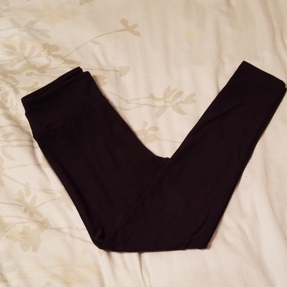 Lularoe solid black leggings One Size OS